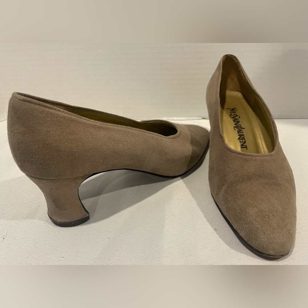 YVES SAINT LAURENT Vintage Tan Suede Pumps Heels Women’s Size 7 1/2